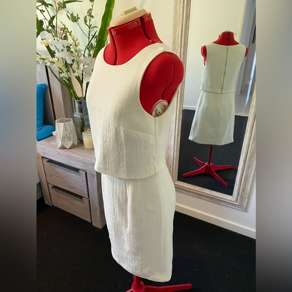 Size 6 - Classy Cream Banana Republic layered dress - Picture 8 of 13